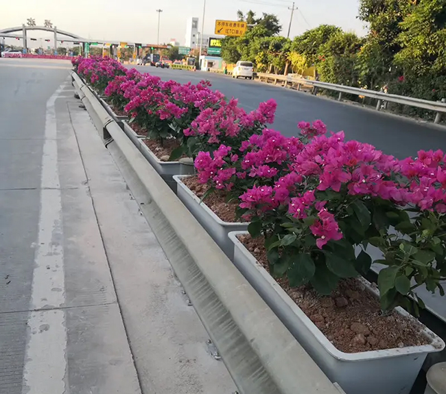 玻璃鋼花箱為城市“減負(fù)”也“添彩”