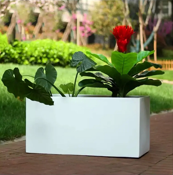 玻璃鋼花箱實(shí)現(xiàn)居家養(yǎng)花之樂