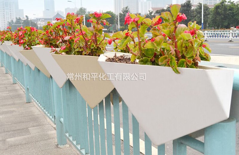 護欄也能種花！玻璃鋼花盆的多場景應用解析