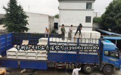 玻璃鋼花盆裝車發(fā)貨